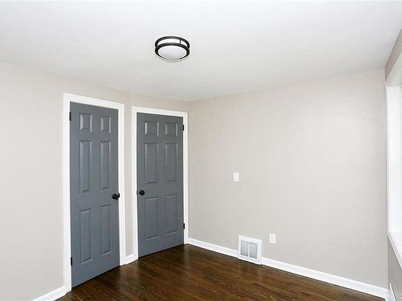 5th image of 226 Camden Ave