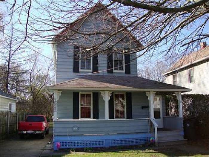 1st image of 1621 Larchmont Ave NE