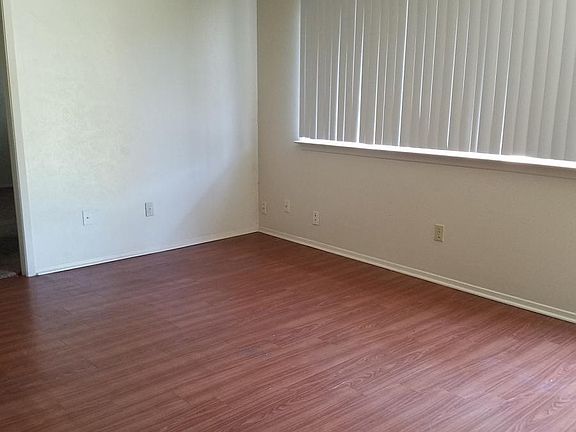 3rd image of 11809 Lochridge Dr