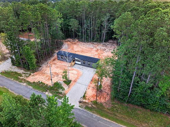 3rd image of 19 Oak Dr