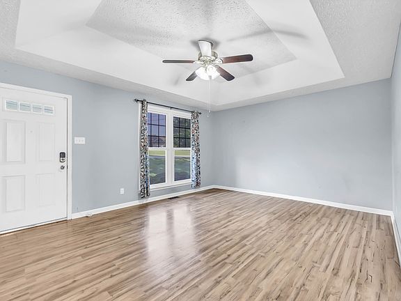 5th image of 2660 Holt Ln