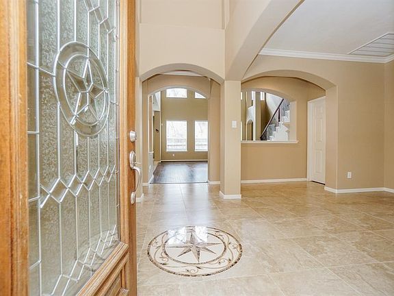 3rd image of 3211 London Ln