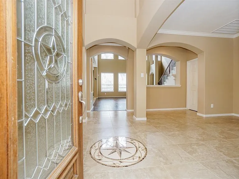 3211 London Ln — Photo 3