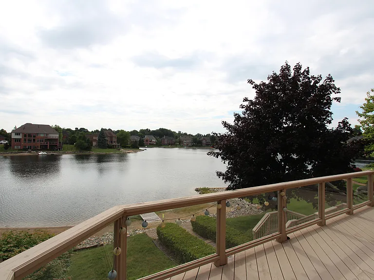 18547 Clairmont Cir E — Photo 14
