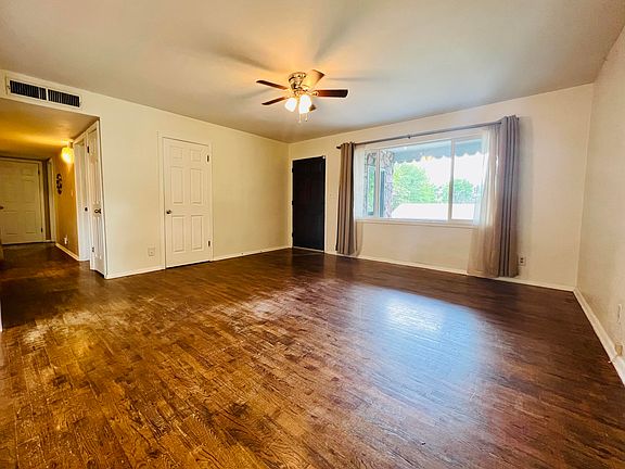 4th image of 208 E Elm St