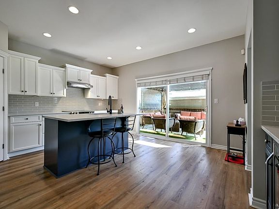 4th image of 32652 Tunbridge Ave