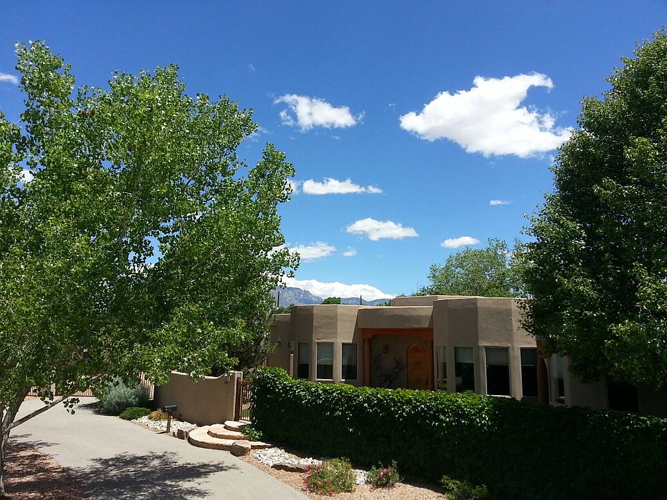 1st image of 542 El Dorado Dr NW