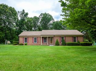 101 Robinhood Ln, Narrows, VA 24124