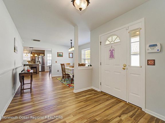 4th image of 2405 Torrington Drive