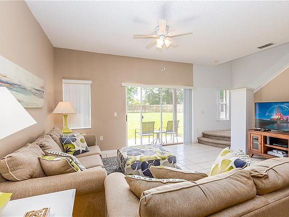 3rd image of 952 Park Terrace Cir