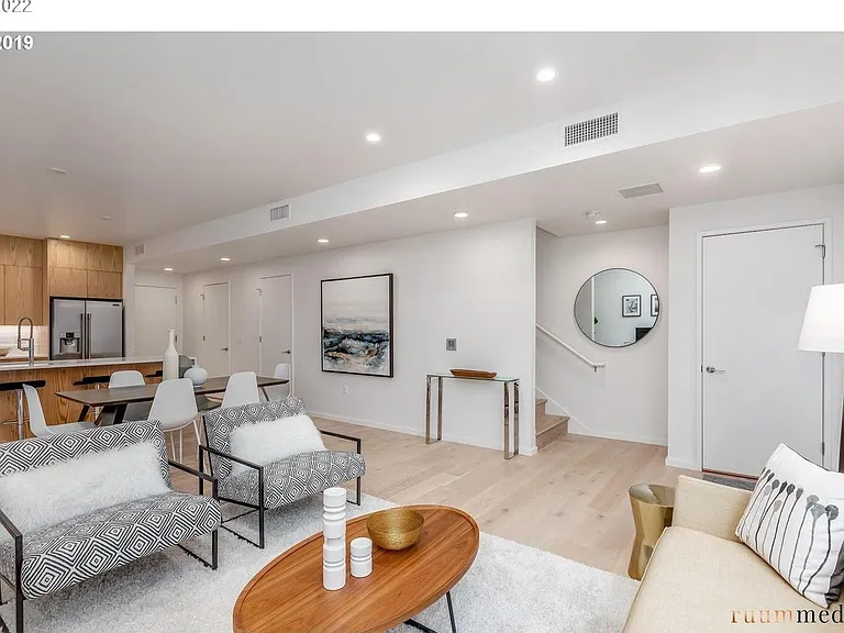 2035 SW Vermont St #2 — Photo 7