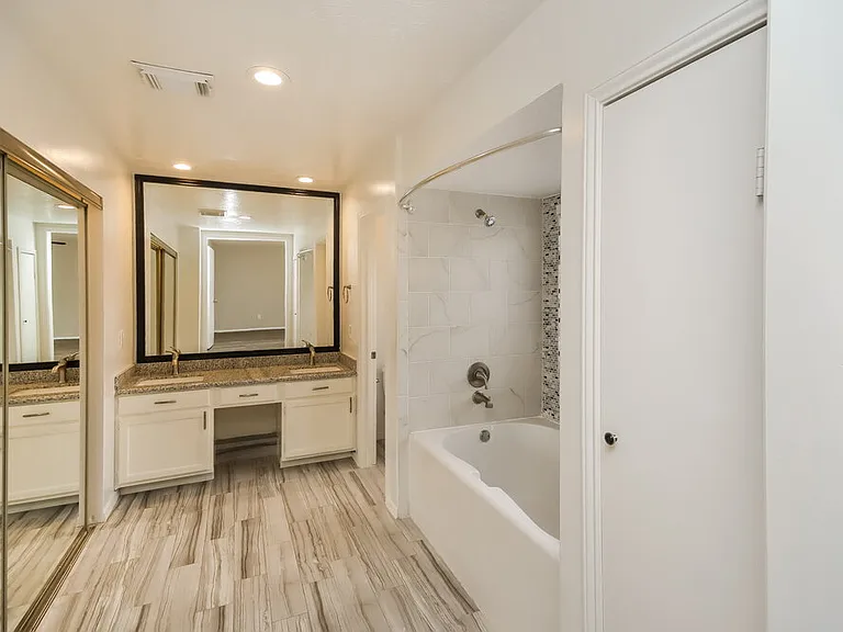 15802 Saint Lawrence Cir — Photo 13