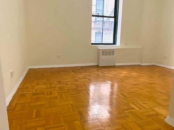 5th image of 510 E 79th St APT 1G