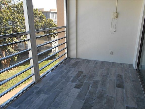 5th image of 2781 Taft Street #405