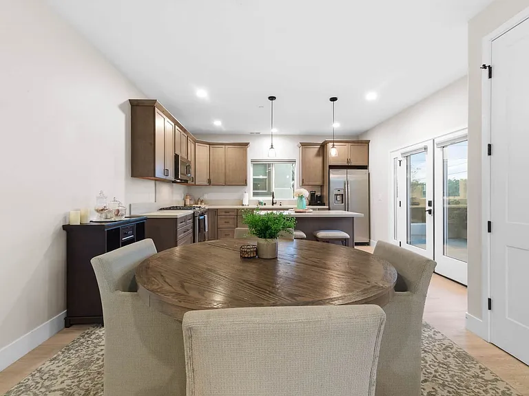 5051 Savannah St — Photo 17