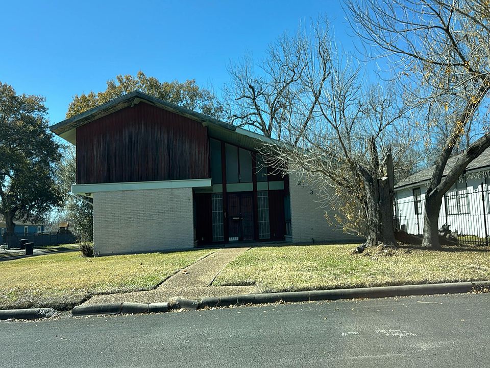 1st image of 2403 Lucas St