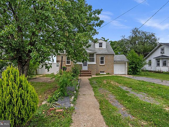 2nd image of 2507 Gehb Ave