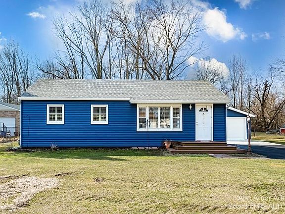 2nd image of 45137 Paris Dr