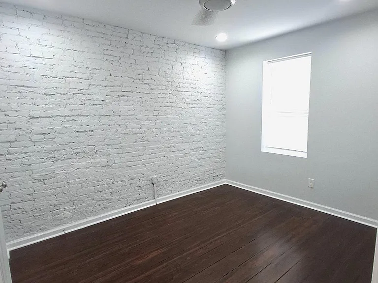 2628 E Harold St — Photo 15