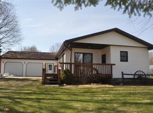 8142 Hardy Dr, Newaygo, MI 49337