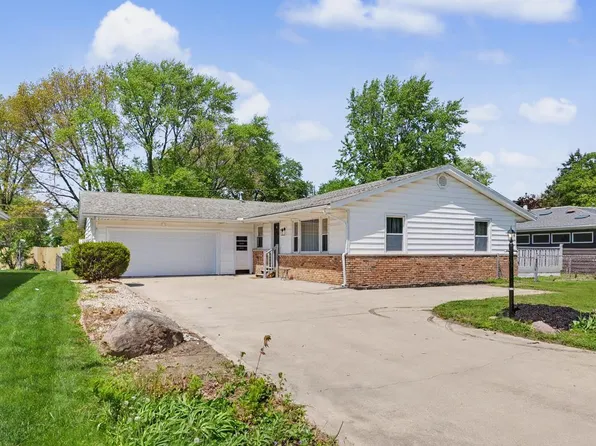 2609 Brownfield Rd, Urbana, IL 61802