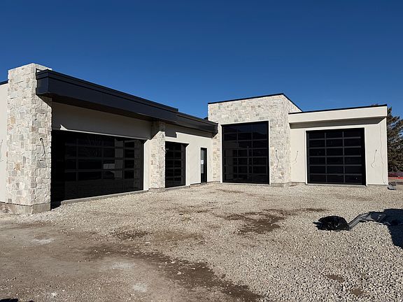 2nd image of 1549 E Patterson Ln