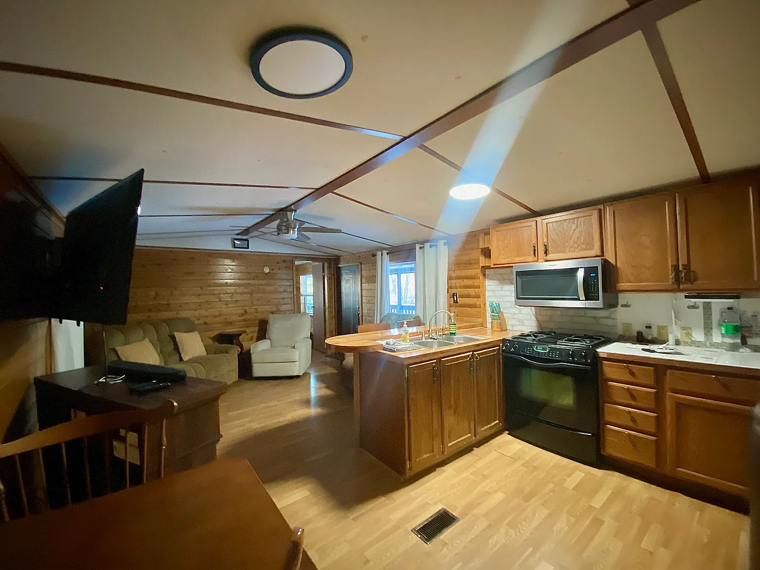 2 bed, 1050 sqft, $1,200 — Photo 4