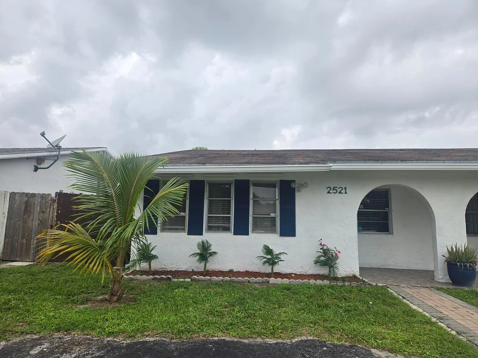 2 bed, 2.0 bath, 2228 sqft, $3,000 — Photo 2