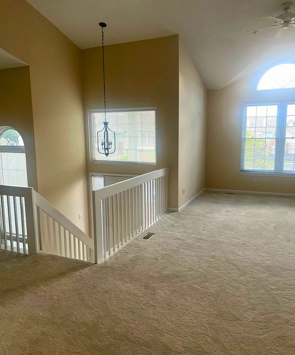 2 bed, 1900 sqft, $2,200 — Photo 3