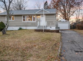 19 Sherman Dr, Newburgh, NY 12550