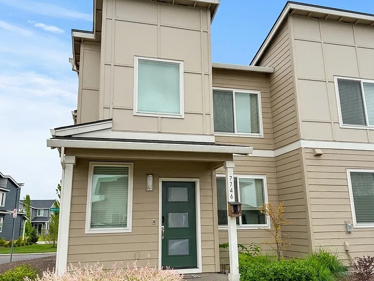 7746 SE Youngs St — Photo 1