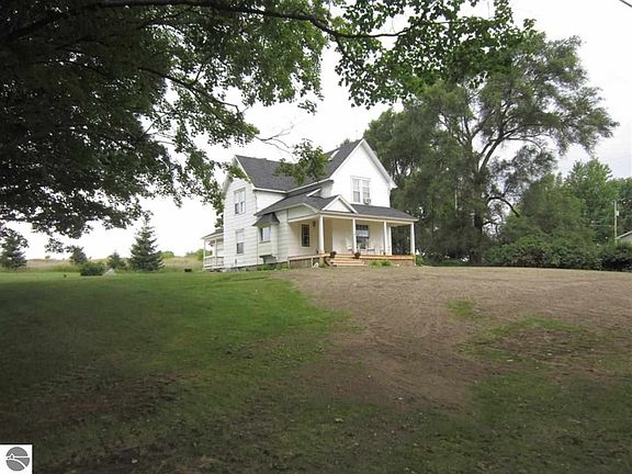 2nd image of 889 N Rusch Rd