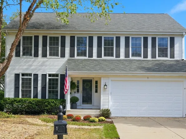 1 Fernwood Ct, Algonquin, IL 60102