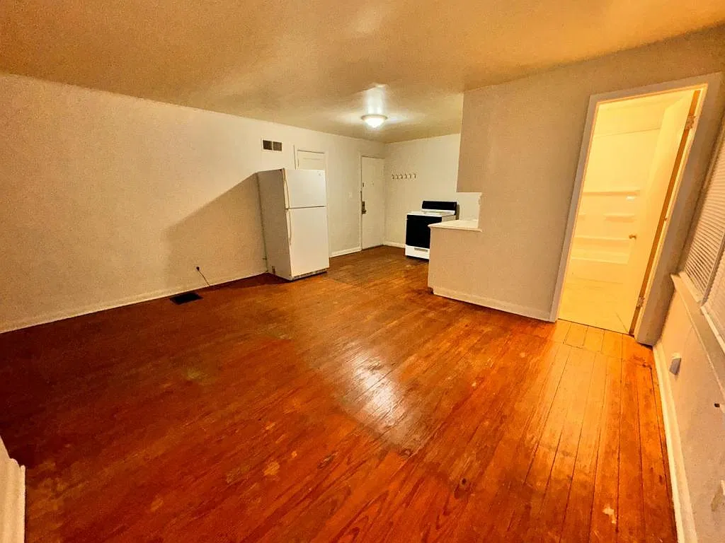 511 E Cherry St, 6 — Photo 2