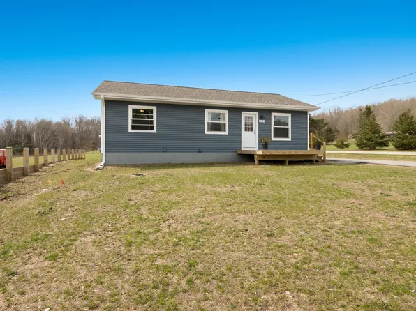 8197 Ballard St, Central Lake, MI 49622