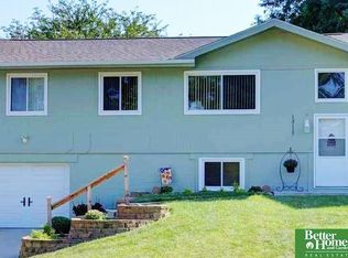 13117 Grand Ave, Omaha, NE 68164