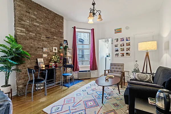 Rented by Compass | media 2