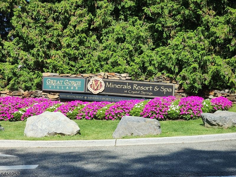 1st image of 5 Red Lodge Dr Unit 6