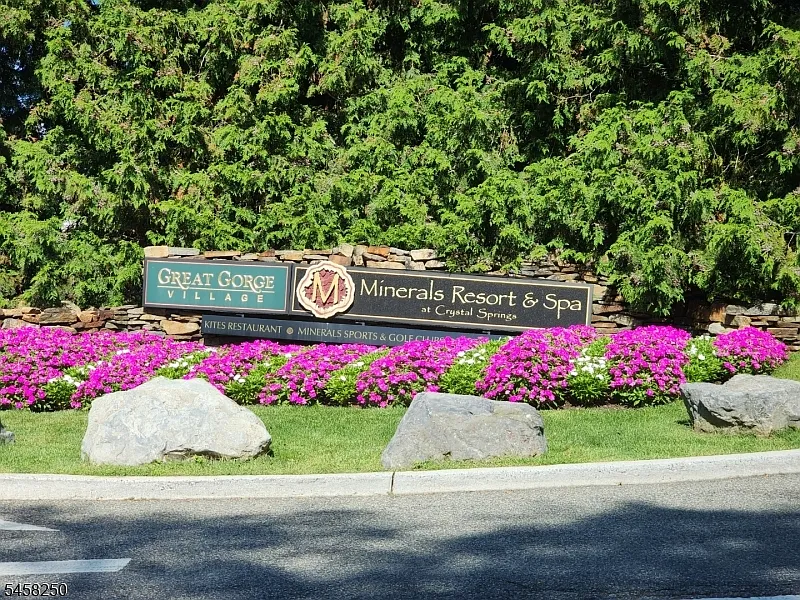 5 Red Lodge Dr #6