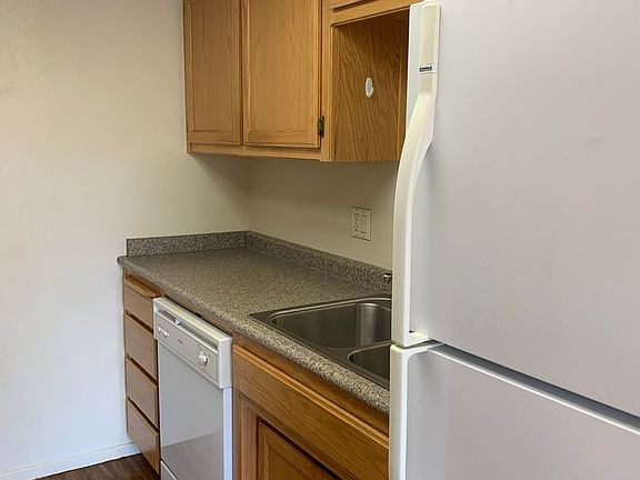 4th image of 1027 Southwood Dr APT D