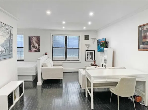 129 Beach 118th St APT 3D, Far Rockaway, NY 11694