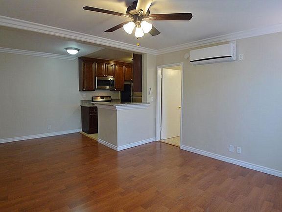 4th image of 2054 Argyle Ave APT 209
