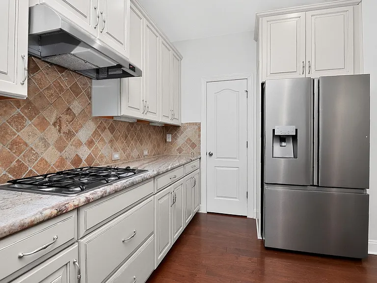 549 Daventry Ct — Photo 6