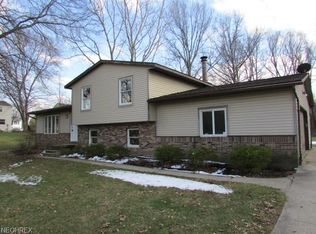 2424 Norton Rd, Stow, OH 44224