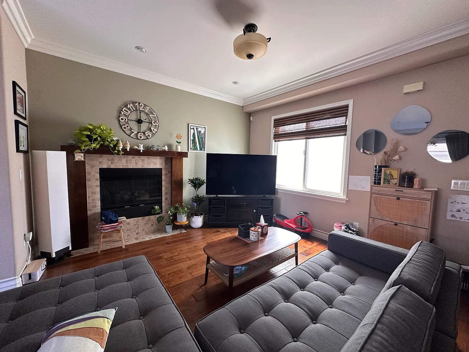 4 bed, 2150 sqft, $5,000 — Photo 2