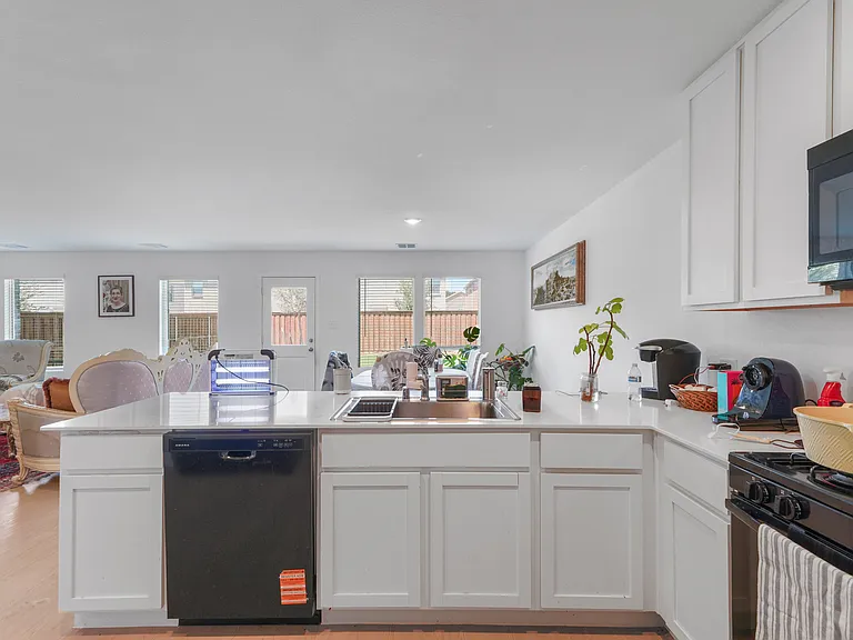 204 Ashbrook St — Photo 13
