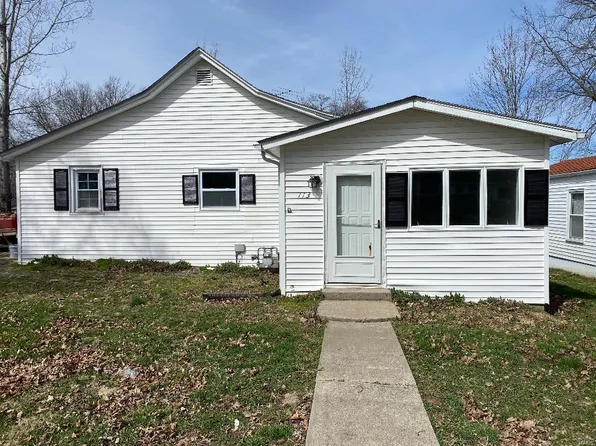 113 W 7th St, Hannibal, MO 63401