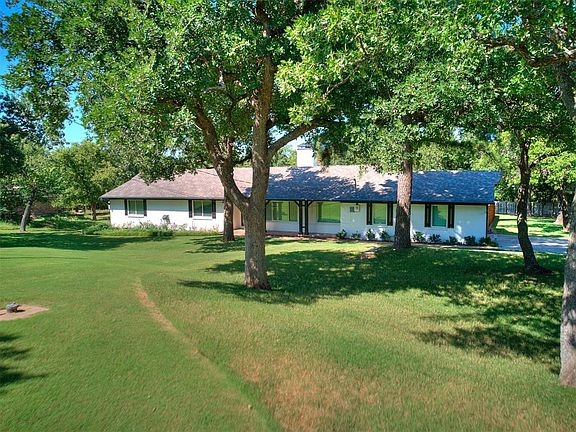 4th image of 2821 Dogwood Dr