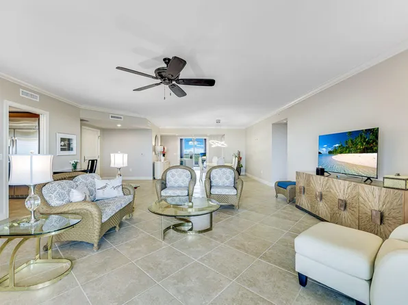 1050 Borghese Ln APT 605, Naples, FL 34114