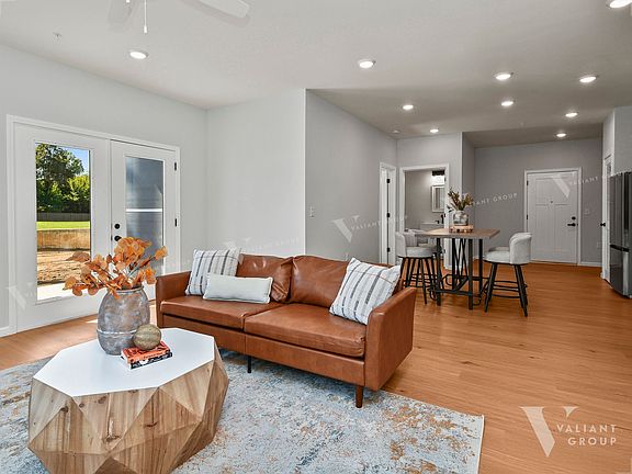 3rd image of 505 W Grand St #110